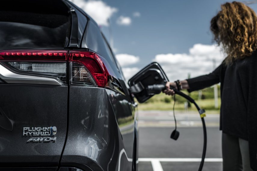 Toyota RAV4 Plug in 6