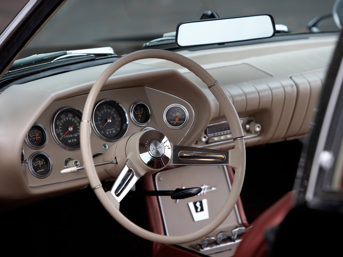 1963 Studebaker Avanti R2 interior