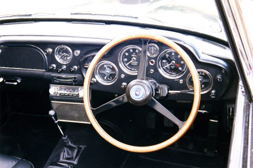 Aston Martin DB4 Convertible 3
