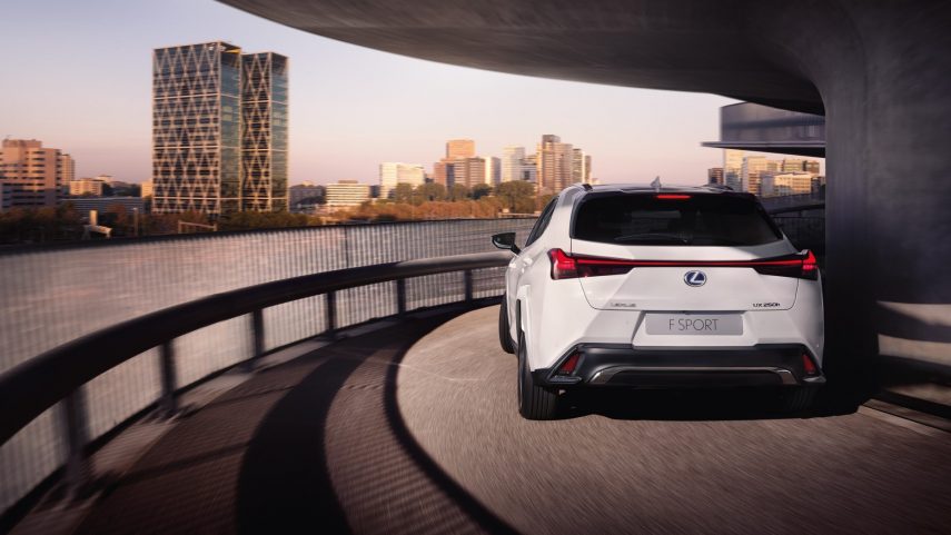 Lexus UX 250h 2022 (4)
