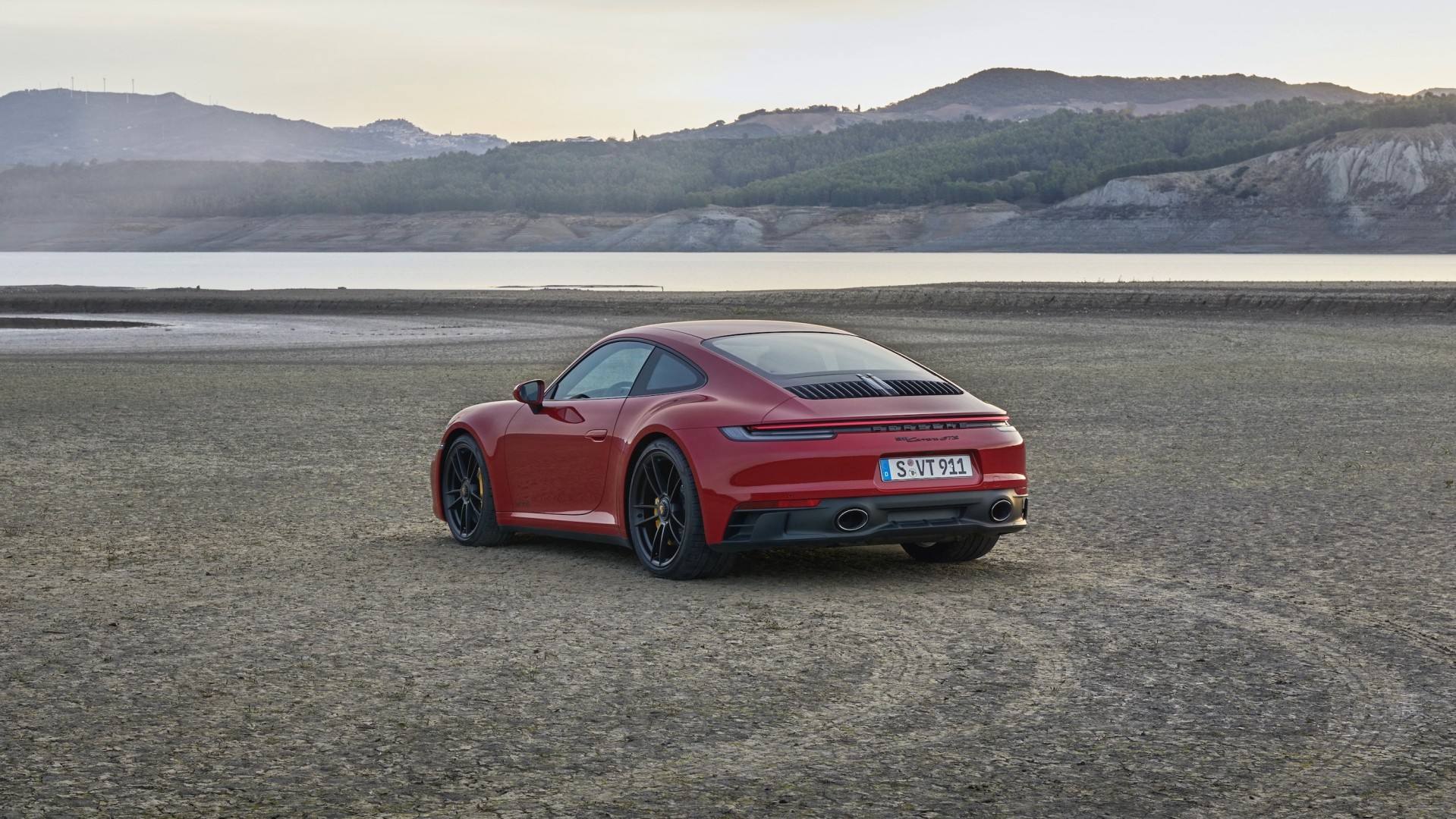 Porsche 911 GTS 2022, llega el hermano más equilibrado de