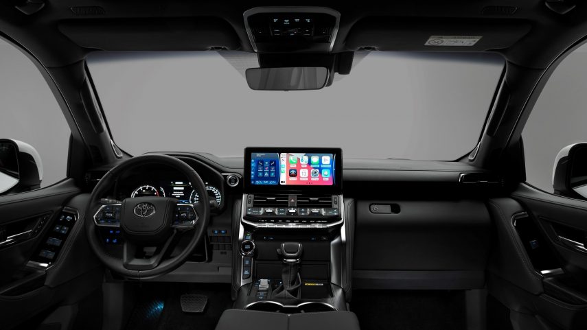Toyota Land Cruiser 300 2022 (18)