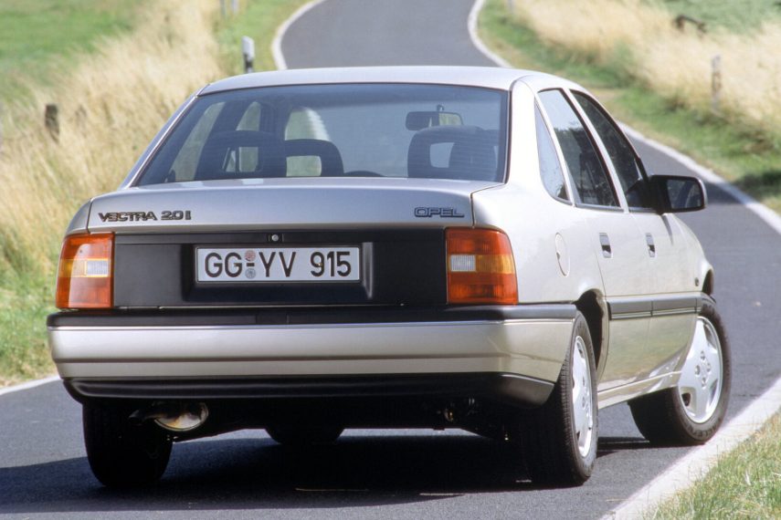 Opel Vectra 20i CD sedan 1988 3