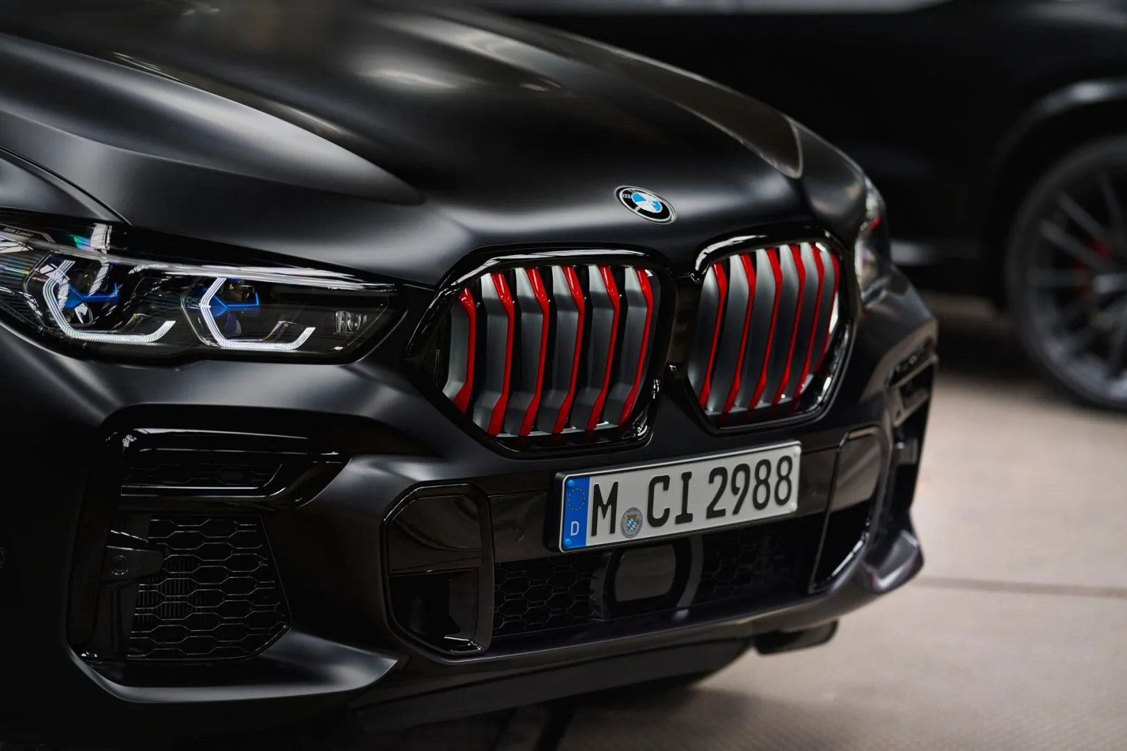 Los BMW X5 y X6 ahora son más molones con la edición especial Black Vermilion