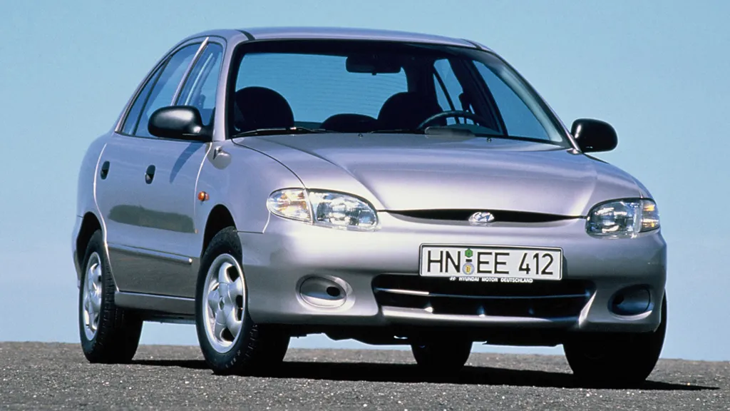 Hyundai Accent 4p GS 1996
