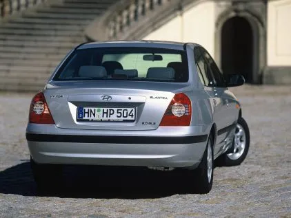 Hyundai Elantra 4p 2003 2