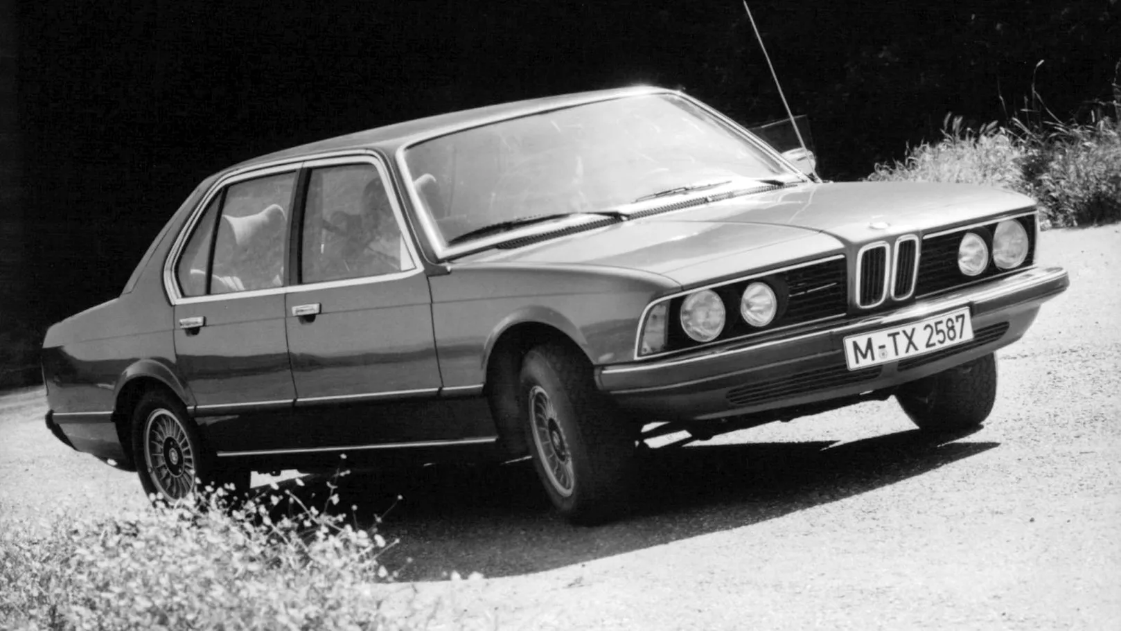 BMW 733i E23 (2)