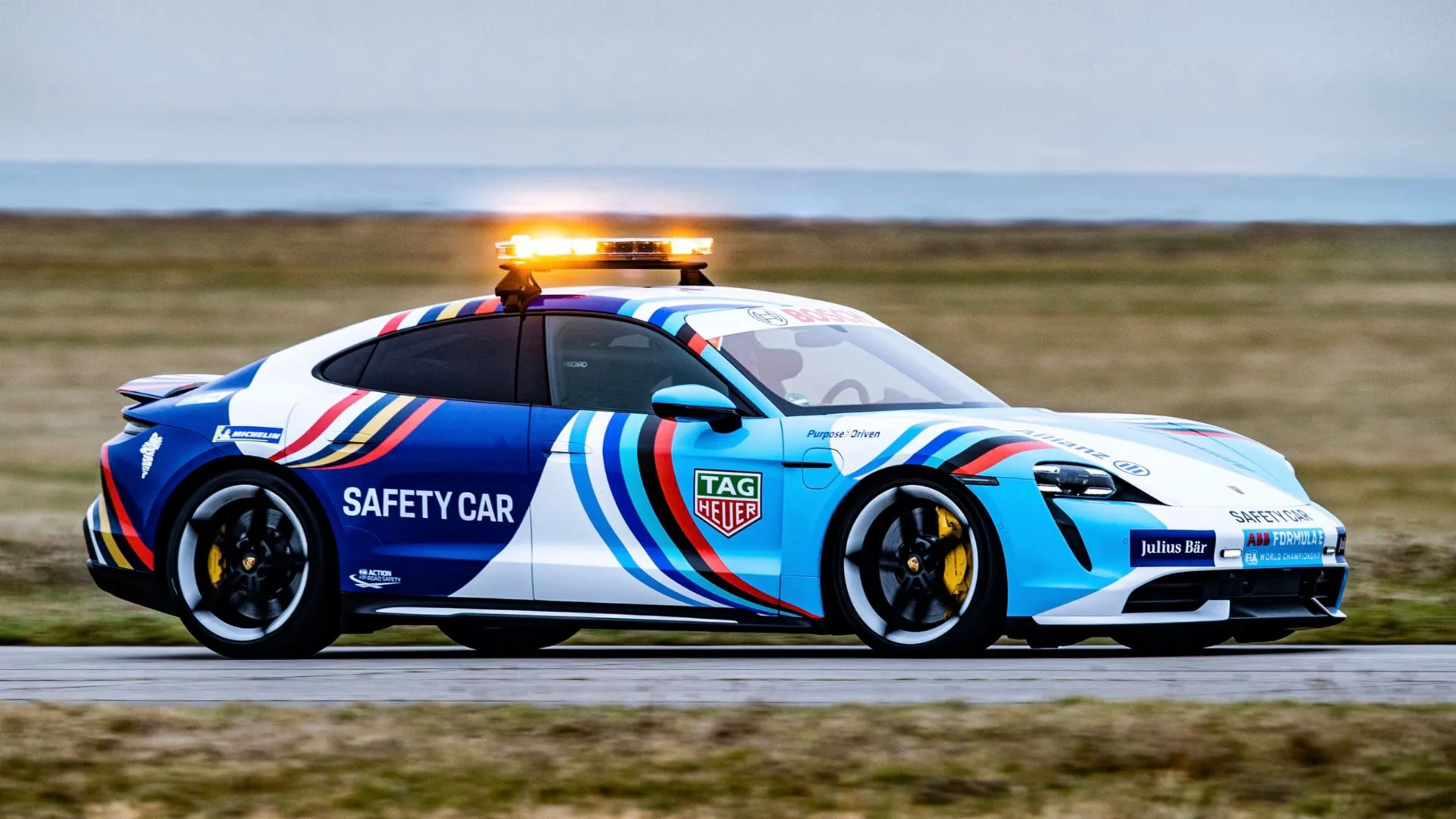 El Porsche Taycan será el nuevo safety car de la Fórmula E
