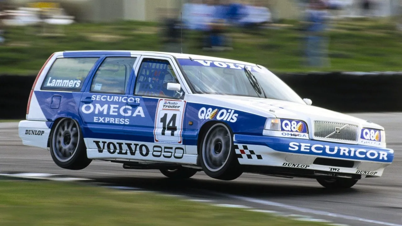 Coche del día: Volvo 850 Estate Racing BTCC