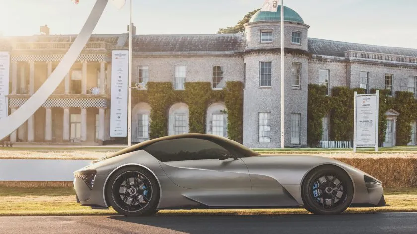 Lexus LFR lateral