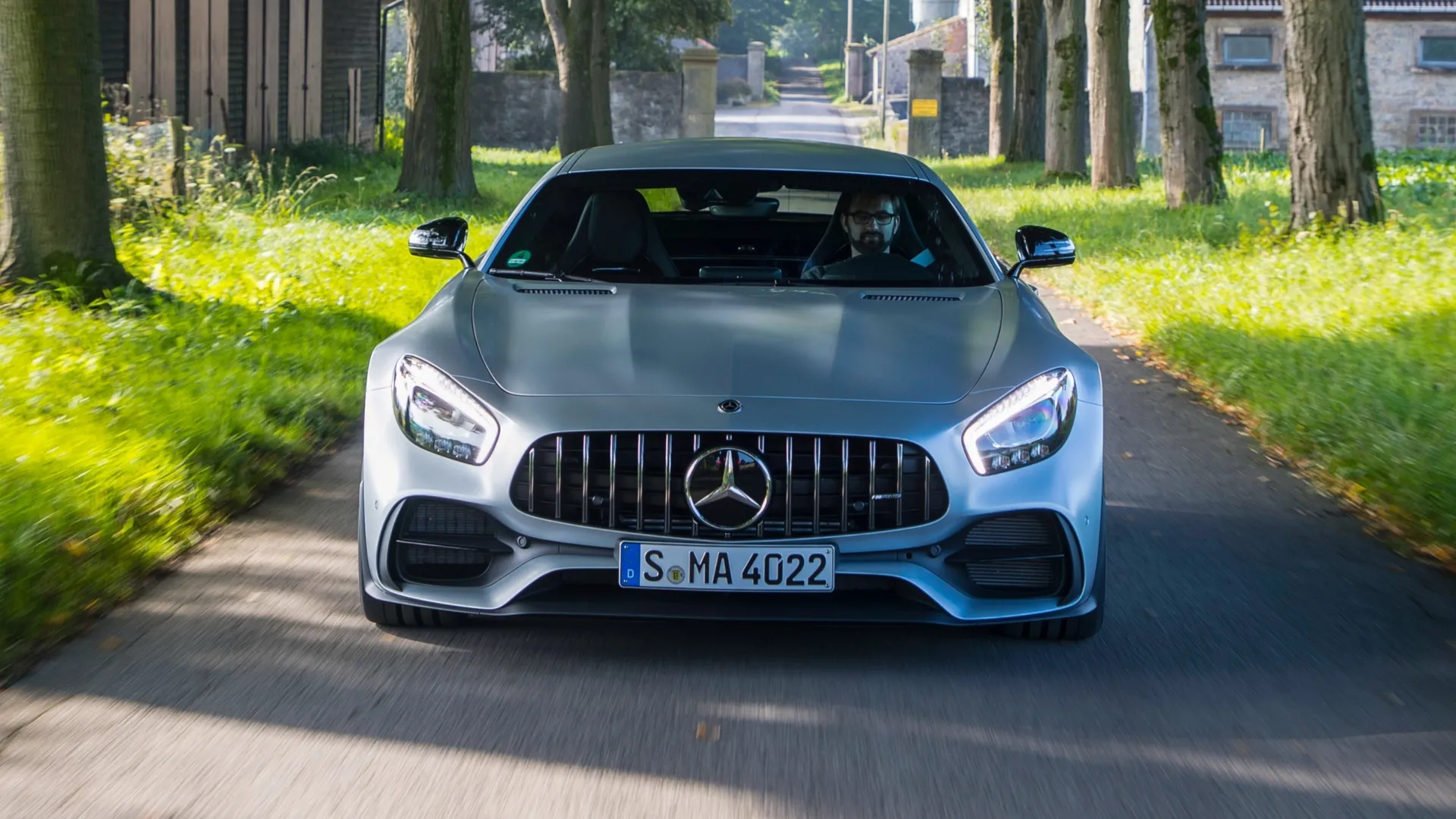 La próxima generación del Mercedes-AMG GT ya rueda