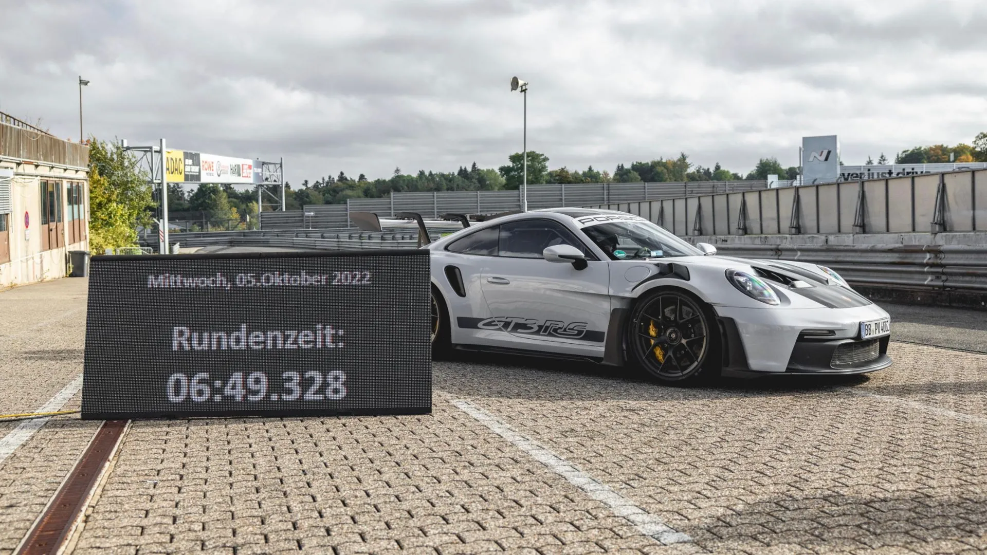 El nuevo Porsche 911 GT3 RS ha hecho una increíble vuelta en Nürburgring