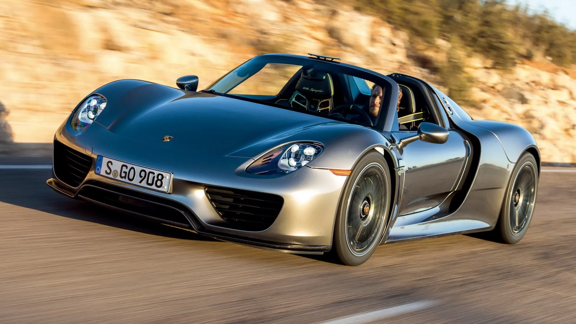 En Porsche ya barajan la idea de un nuevo hiperdeportivo