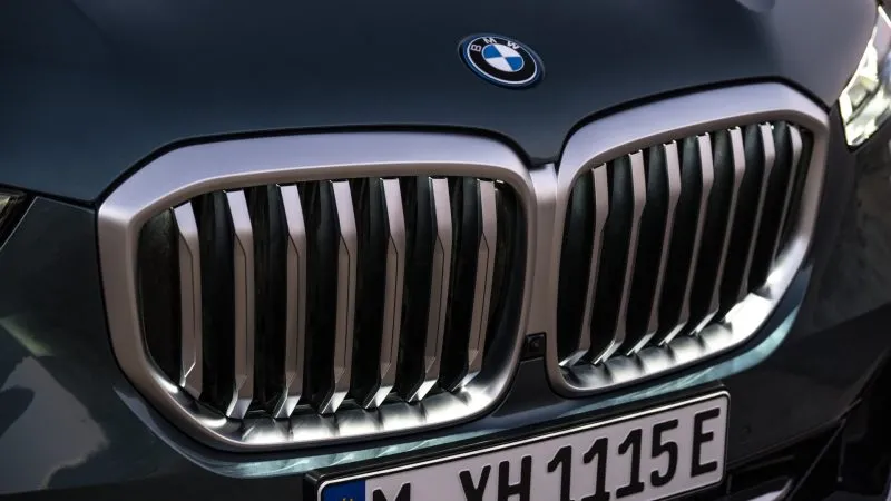 BMW X5 xDrive50e 2023 (13)