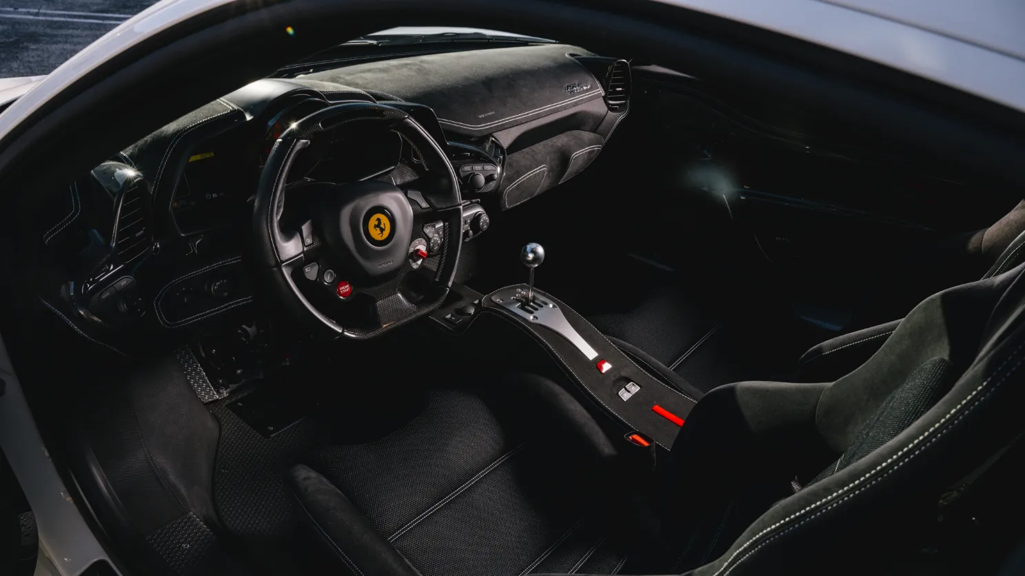 ¿Alguna vez te has preguntado como es un Ferrari 458 manual?