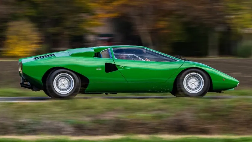 lamborghini countach lpi 800 4 vs lamborhgini countach historicos (7)