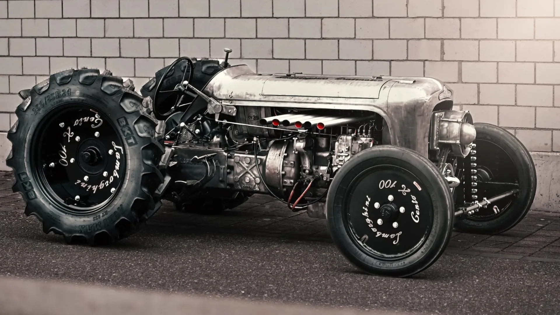 El tractor de Lamborghini que vale más… Que un Lamborghini nuevo