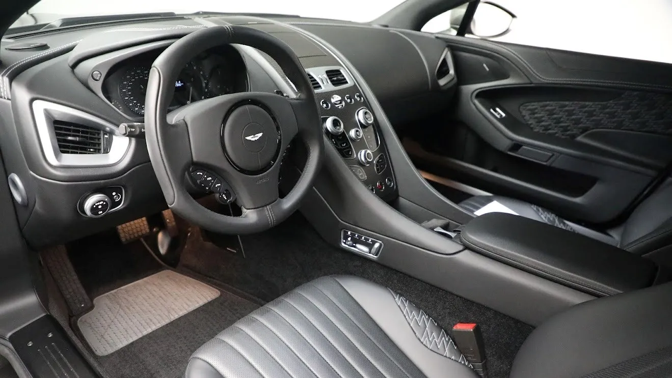 Aston Martin Vanquish Zagato Shooting Brake 2019 Subasta (8)
