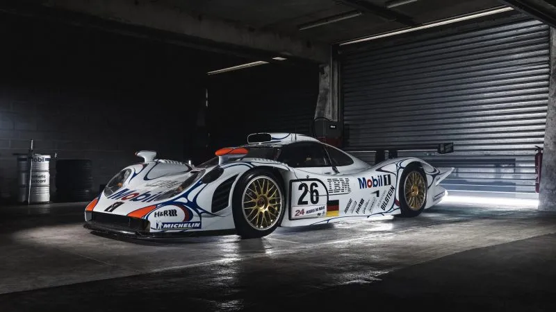 Porsche 911 GT1 Le Mans (1)