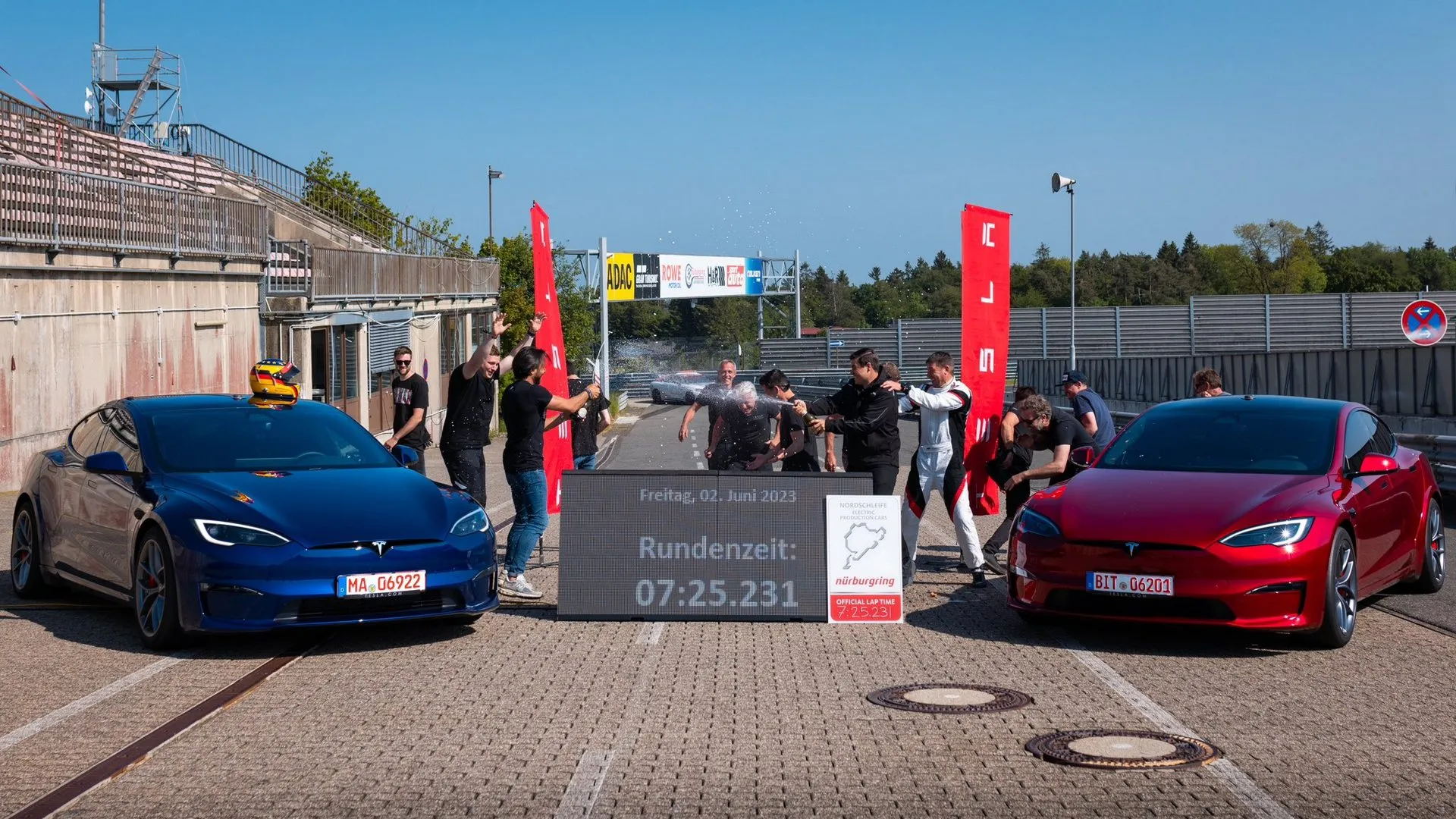 El Tesla Model S Plaid Track Pack pulveriza el récord de Nürburgring del Porsche Taycan
