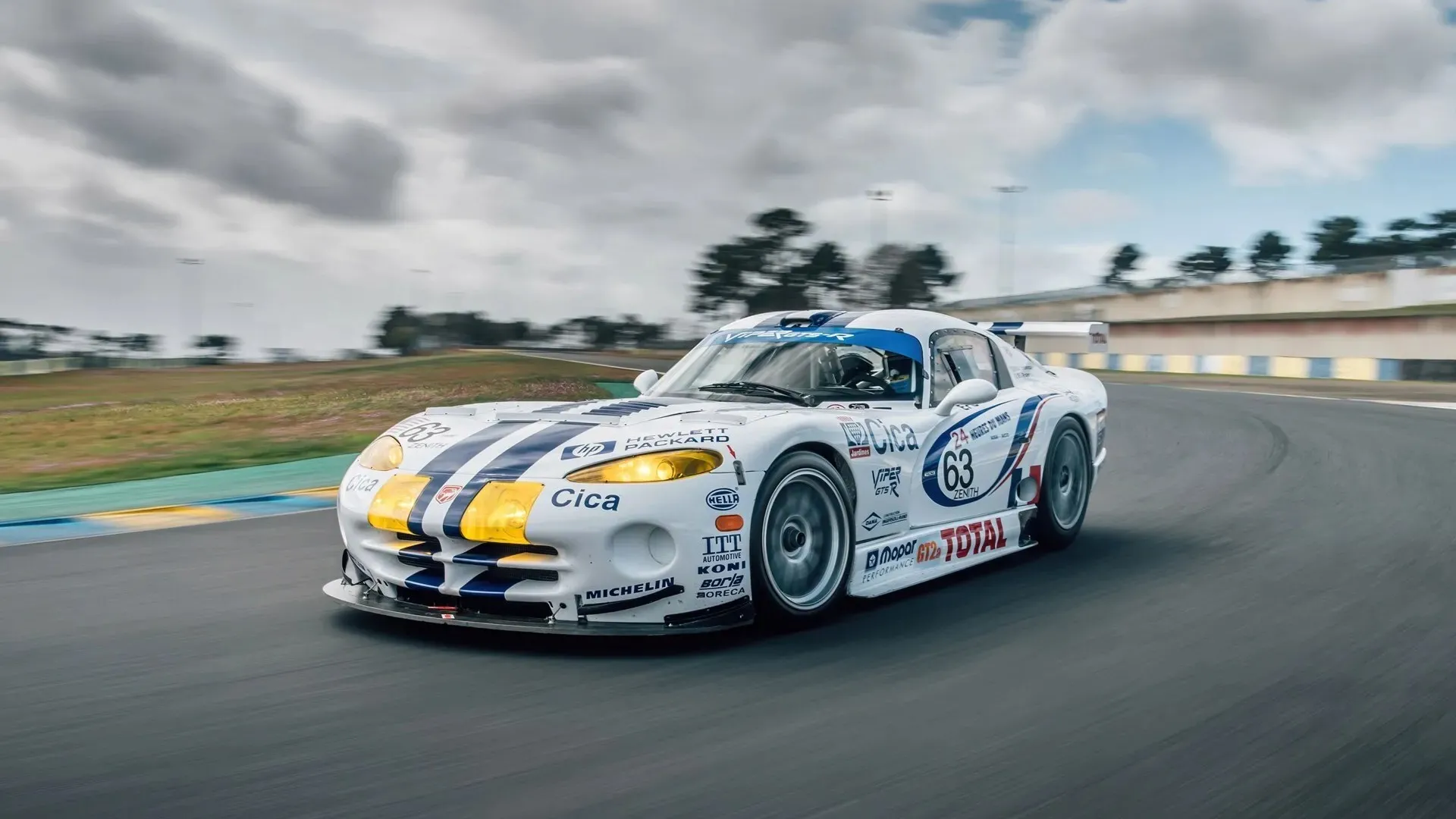 El Viper GTS-R ganador de Le Mans da una última vuelta