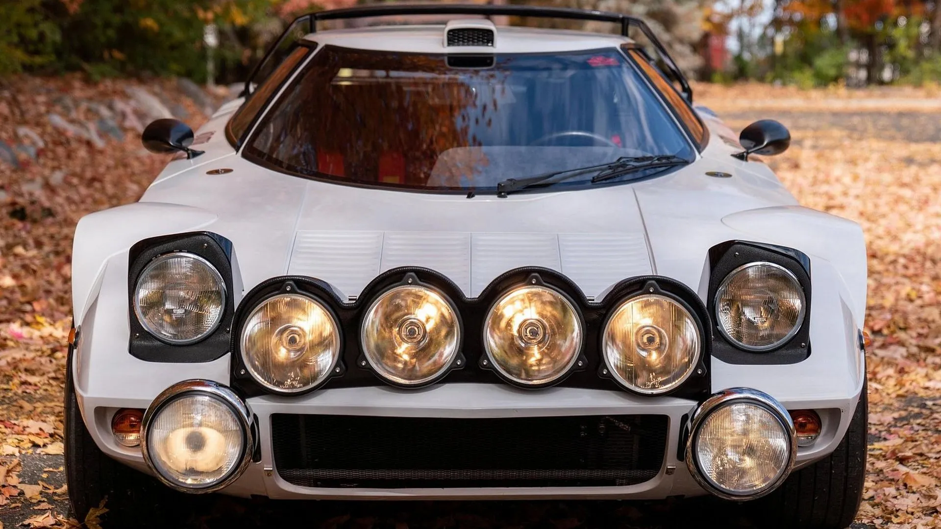 Esta réplica del Lancia Stratos esconde un V6 de Alfa Romeo