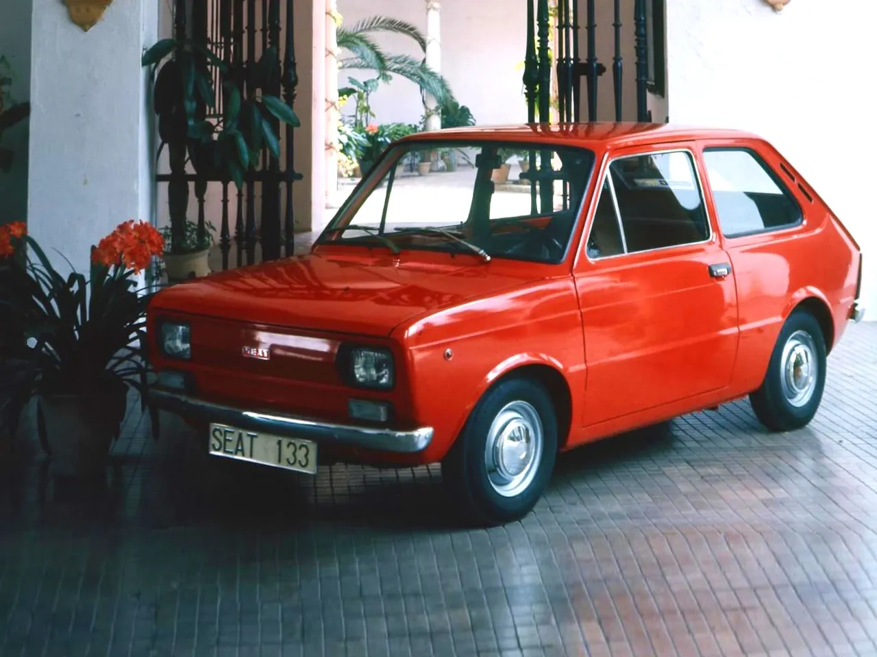 Coche del día: SEAT 133