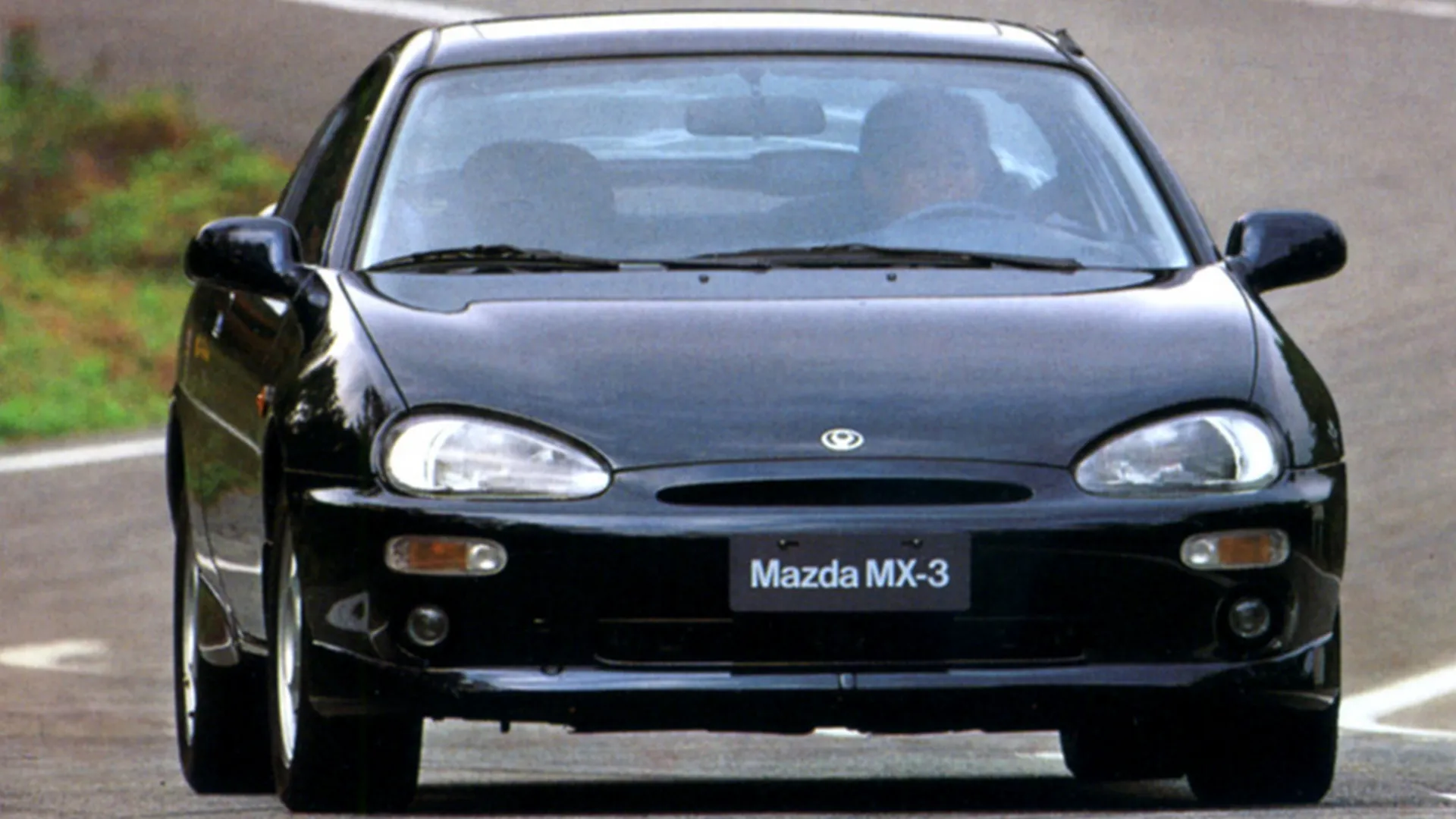 El Mazda MX-3 es el coupé que en los años noventa se adelantó a su tiempo