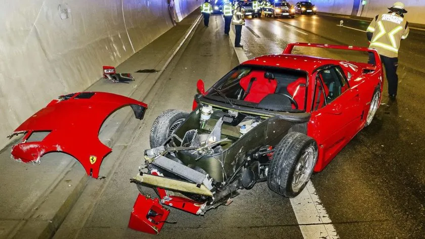 Ferrari F40 estrellado en un túnel de Alemania