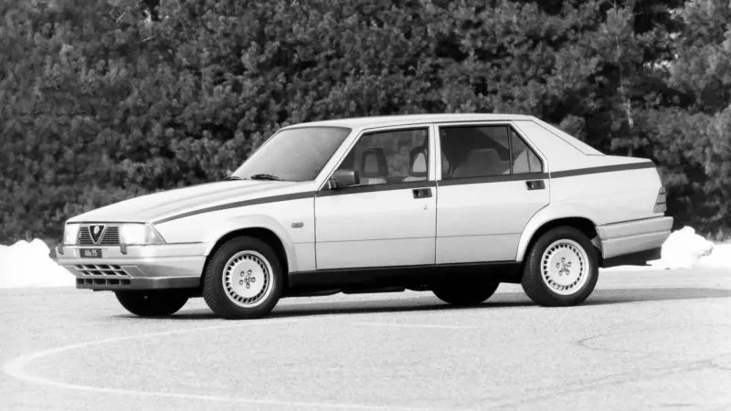 Alfa Romeo 75 (1)