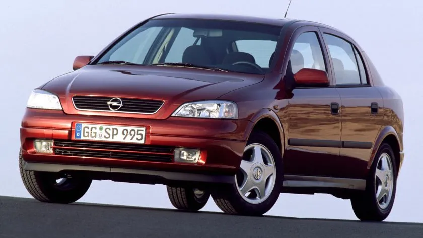 Opel Astra 1 8 16V (1)