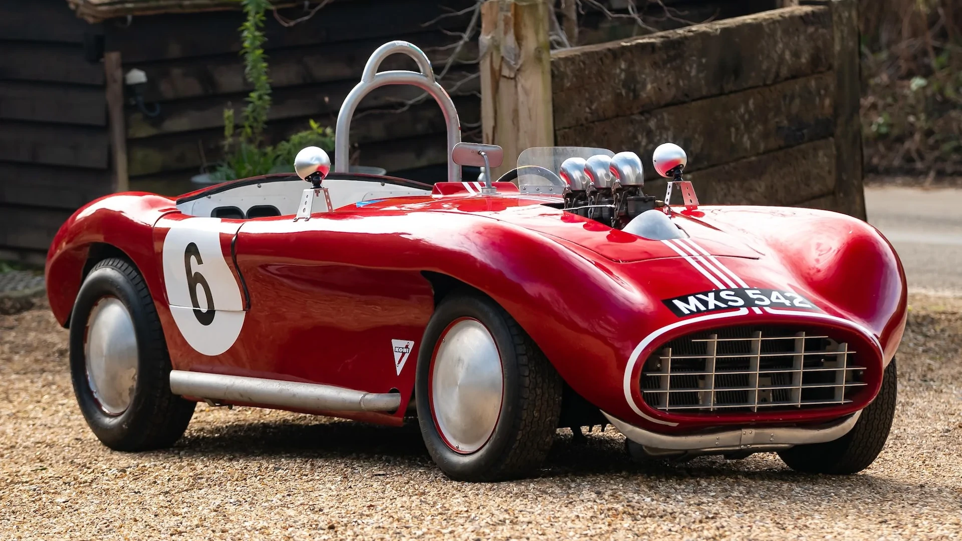 ¿Conocías el Crosley Almquist Sabre Roadster con motor V8?