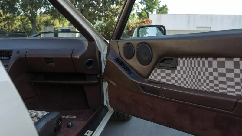 Interior Porsche 928 II (3)