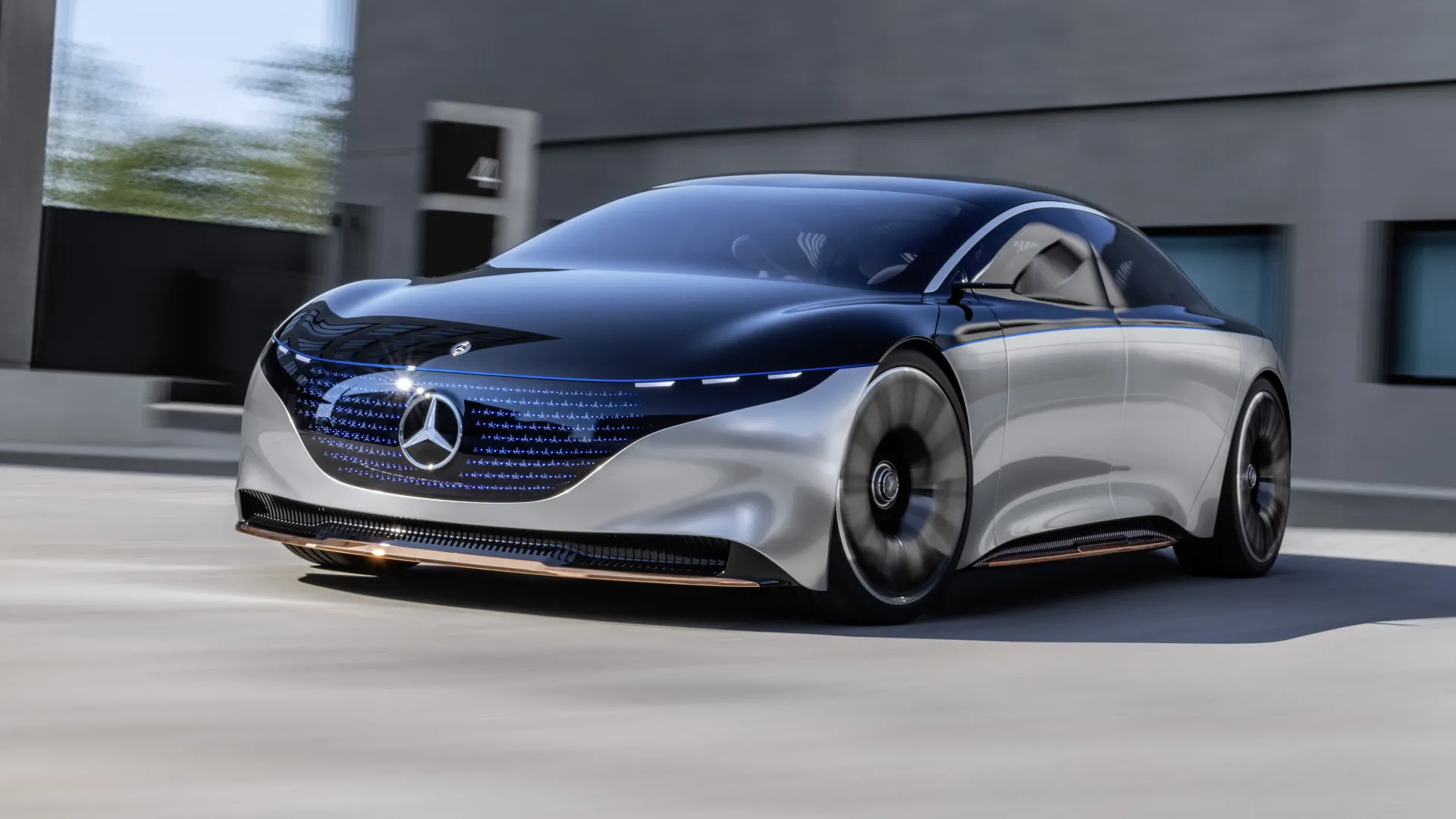 Mercedes anuncia sus planes eléctricos para destronar a Tesla