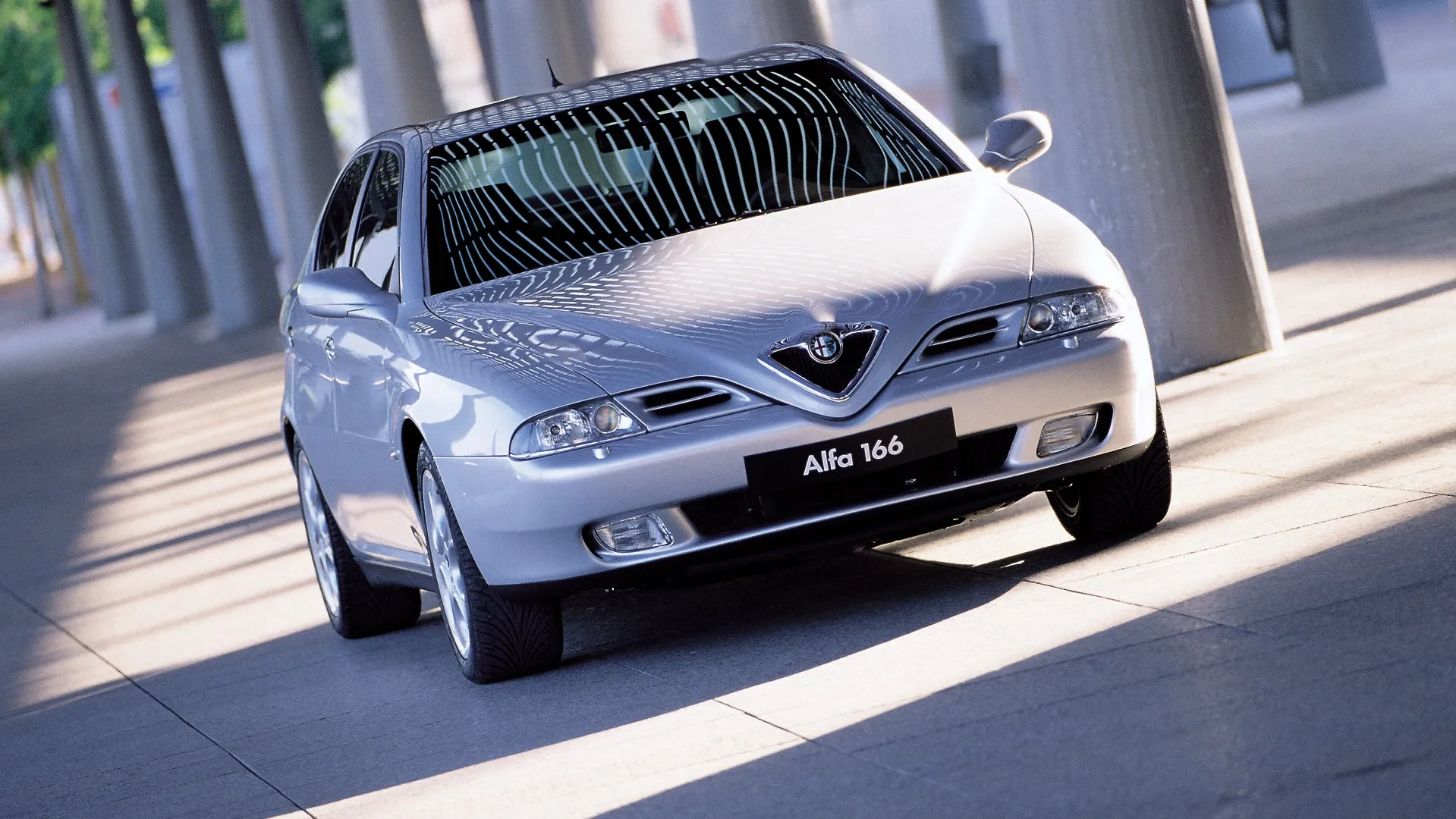 Coche del día: Alfa Romeo 166 2.5 V6 24v