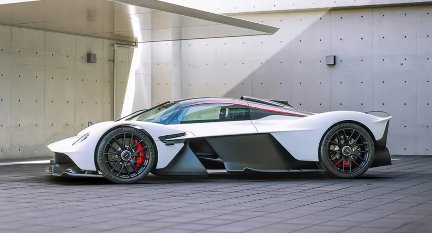 Aston Martin Valkyrie Lunar White (1)