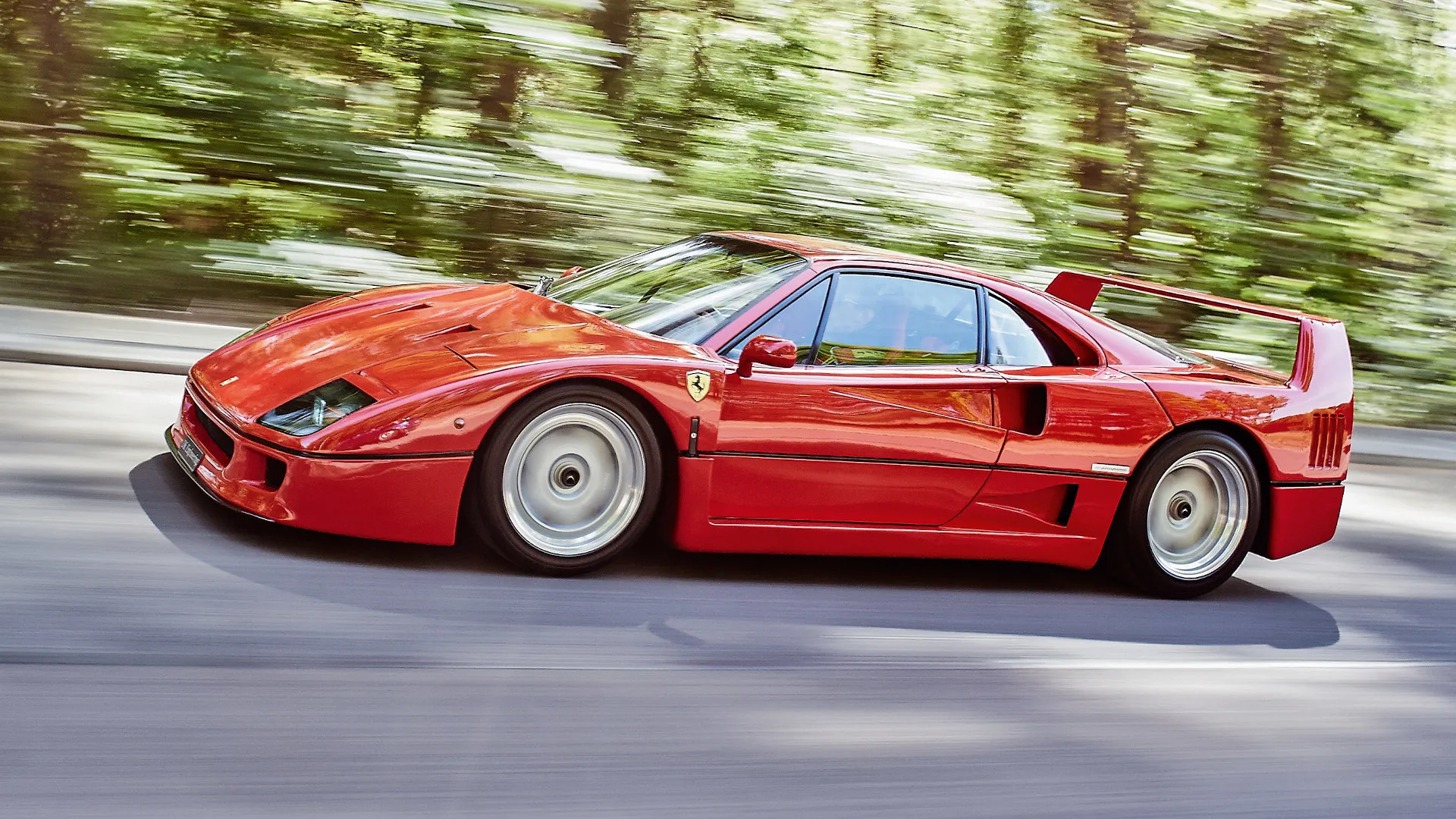 El Ferrari F40 fue, realmente, un coche de competición homologado para circular por vías públicas