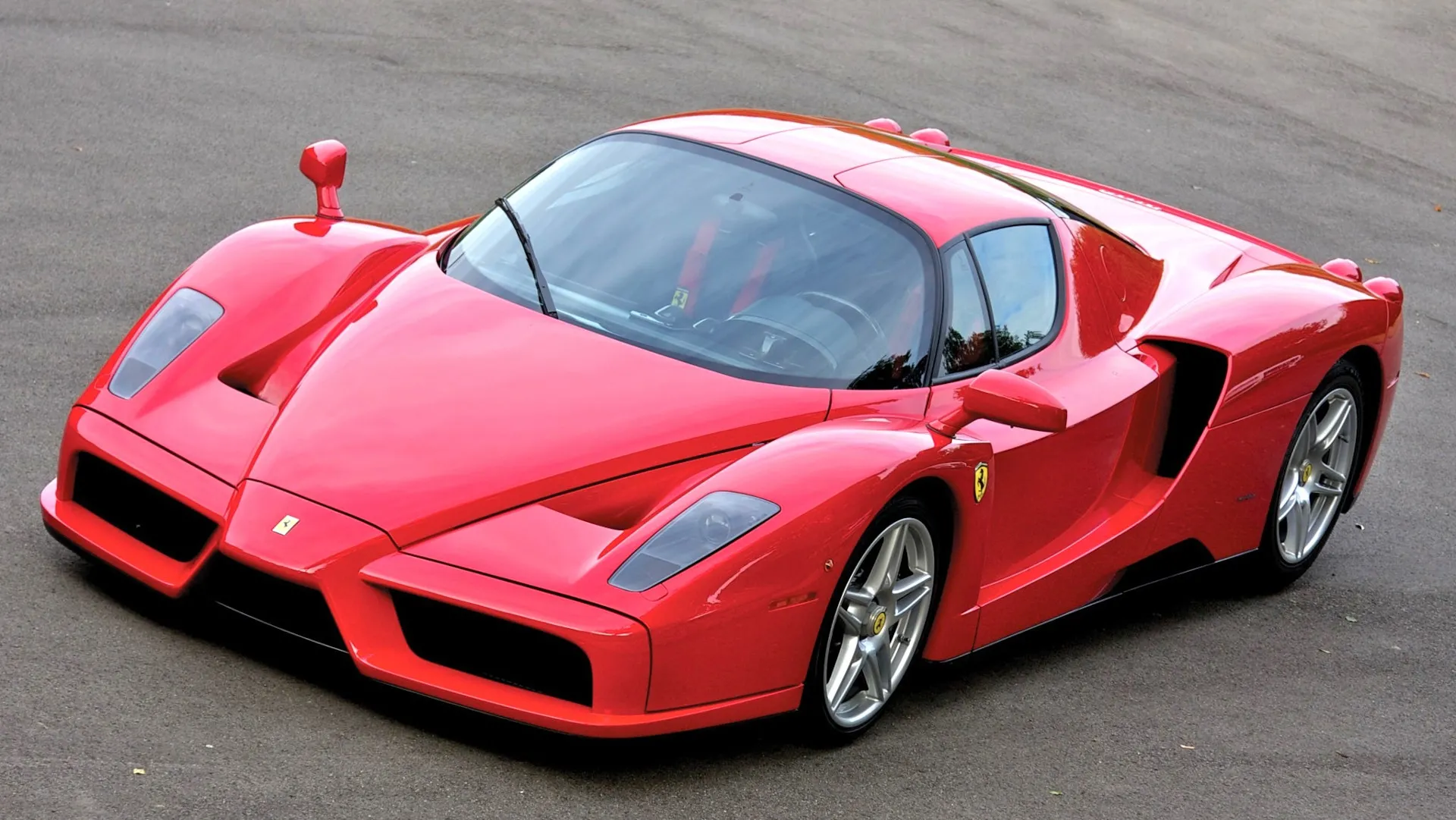 Crónica de un lanzamiento: Ferrari Enzo, un exponente de poder