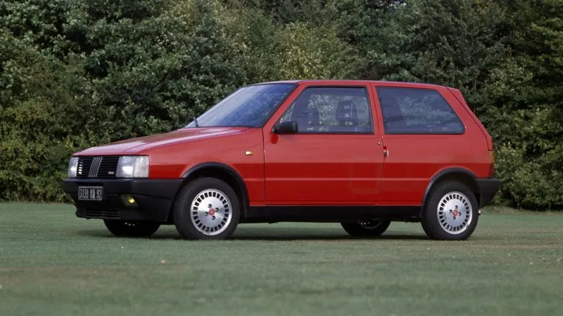 FIAT Uno Turbo (1)