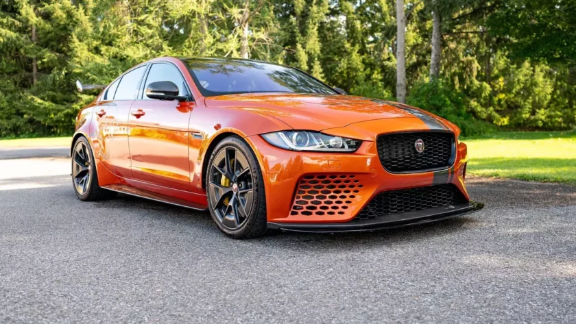 Jaguar XE SV Project 8 (1)