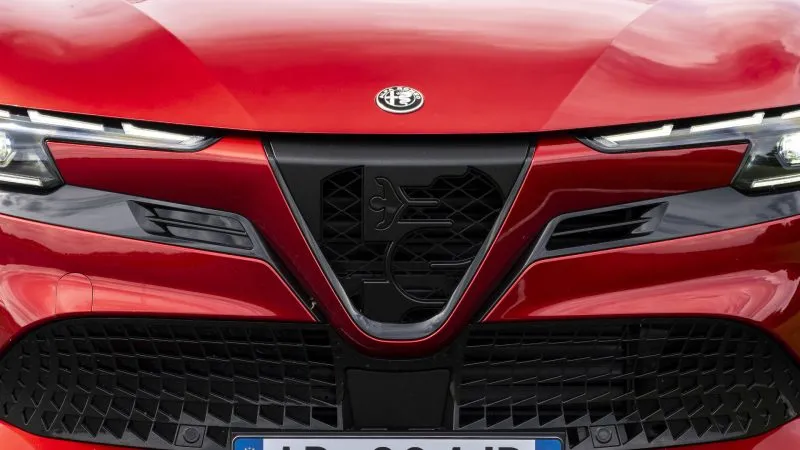 Nuevo Scudetto Alfa Romeo (1)