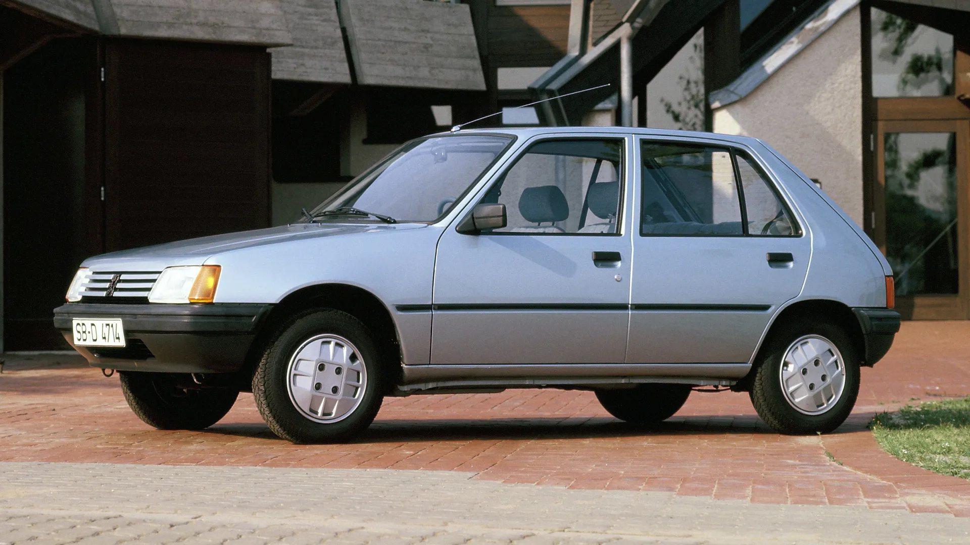 Coche del día: Peugeot 205 GR Confort