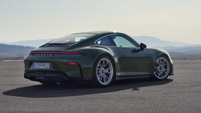 Porsche 911 GT3 Touring (3)