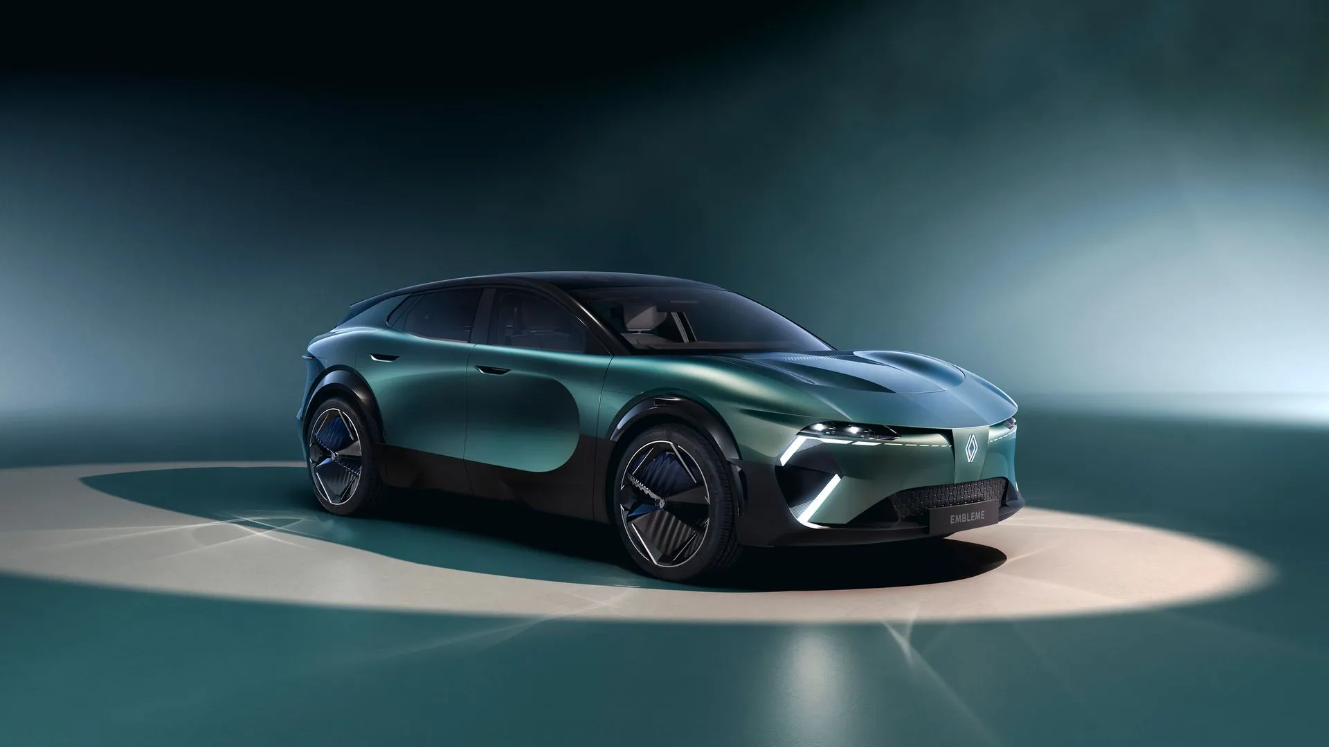 El Renault Emblème es un coche laboratorio, que nos presenta una tecnología eléctrica híbrida muy interesante