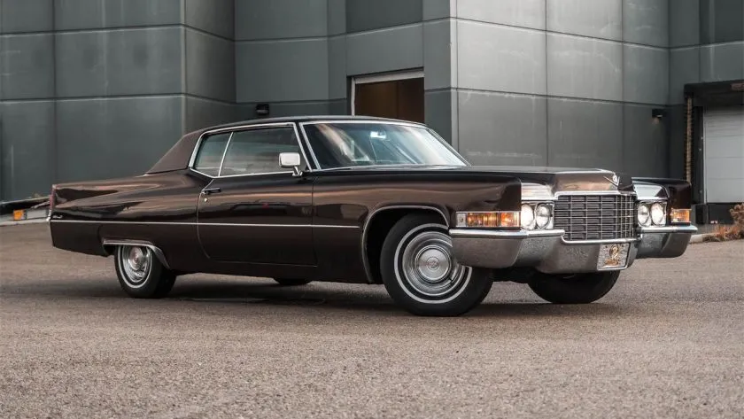 Cadillac Deville (1)