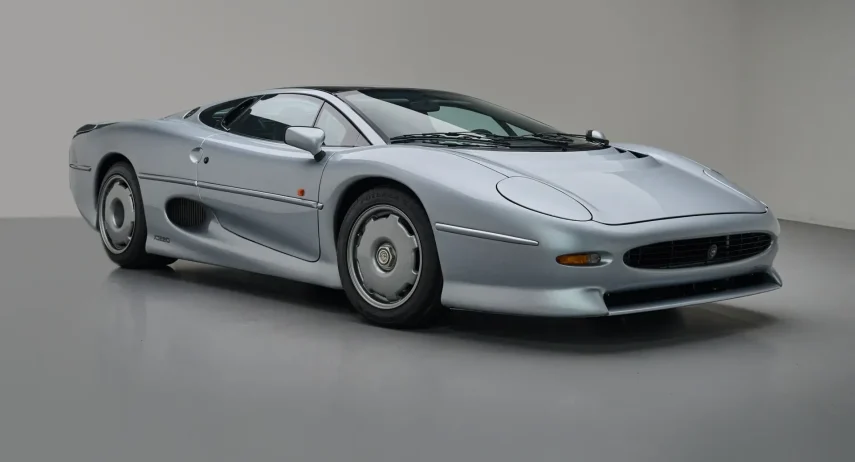 Jaguar XJ220 (1)