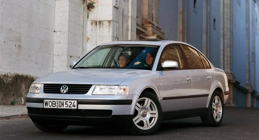 Volkswagen Passat 1 (1)