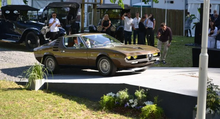 Alfa Romeo Montreal