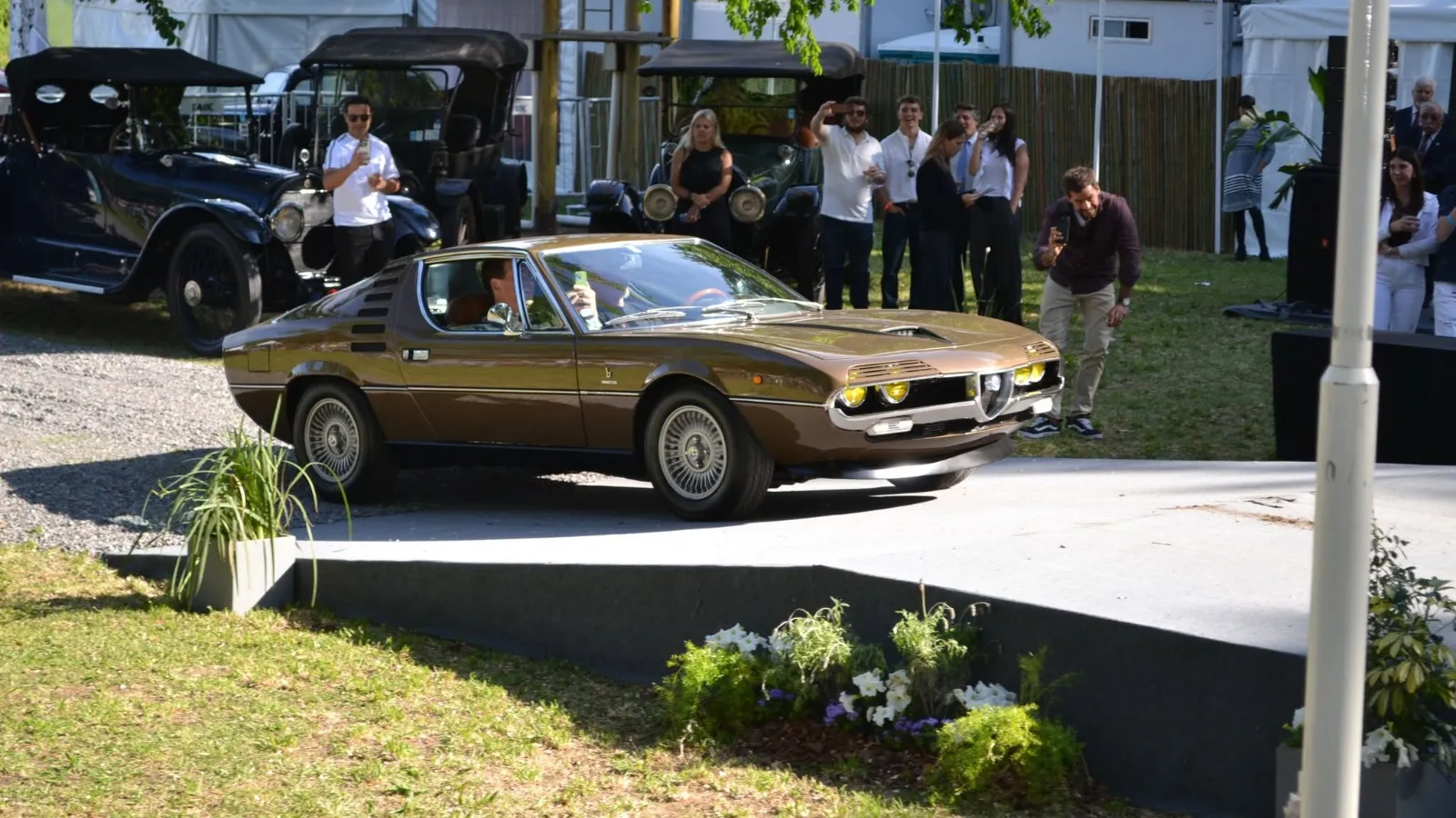 Encuentro con un Alfa Romeo Montreal y un Volvo 242 GT