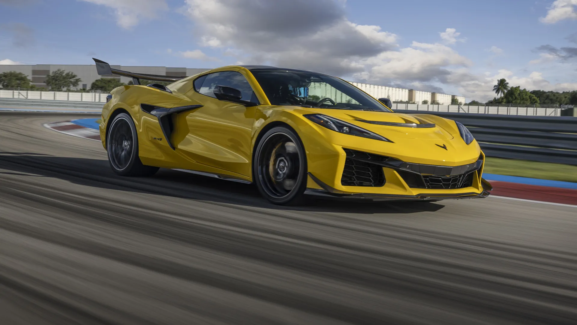 El Chevrolet ZR1 2025 roza los 400 km/h en su primera prueba privada